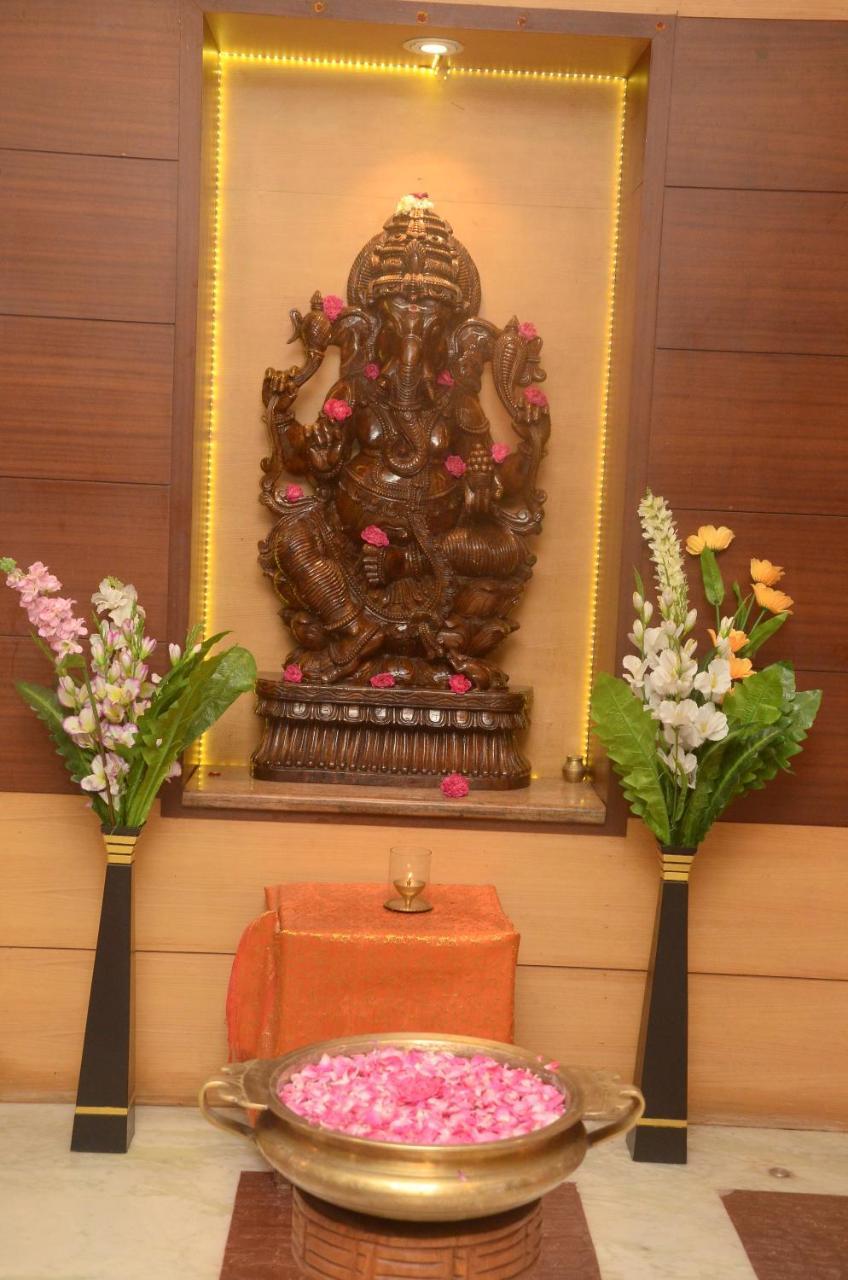Hotel Kanakabhishegam First Hotel From The Thirukadaiyur Temple Tirukkadaiyur Exterior photo
